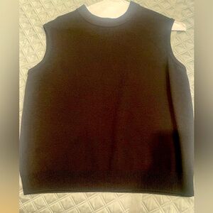 Women’s black St John shell, size large